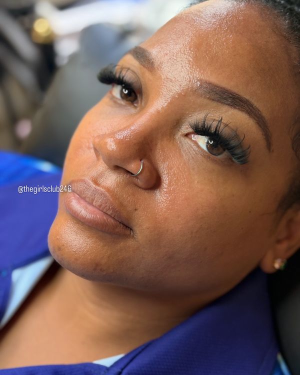 Fluffy cluster lashes applied by Marishka